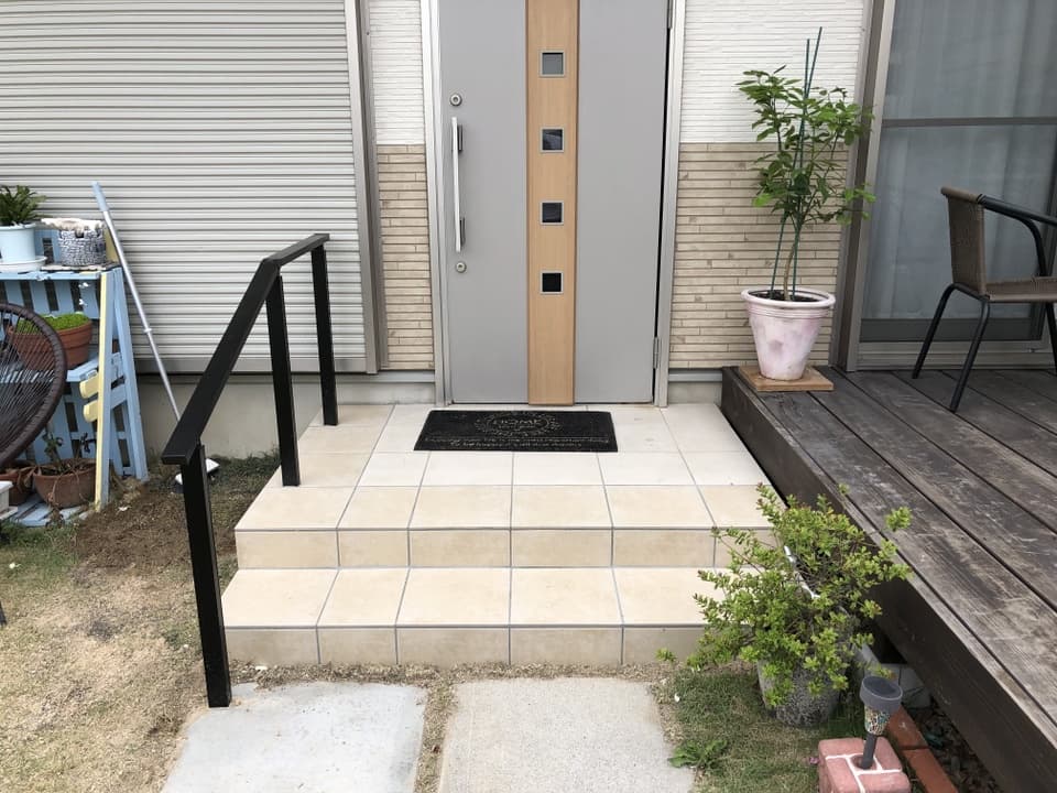 玄関ポーチ